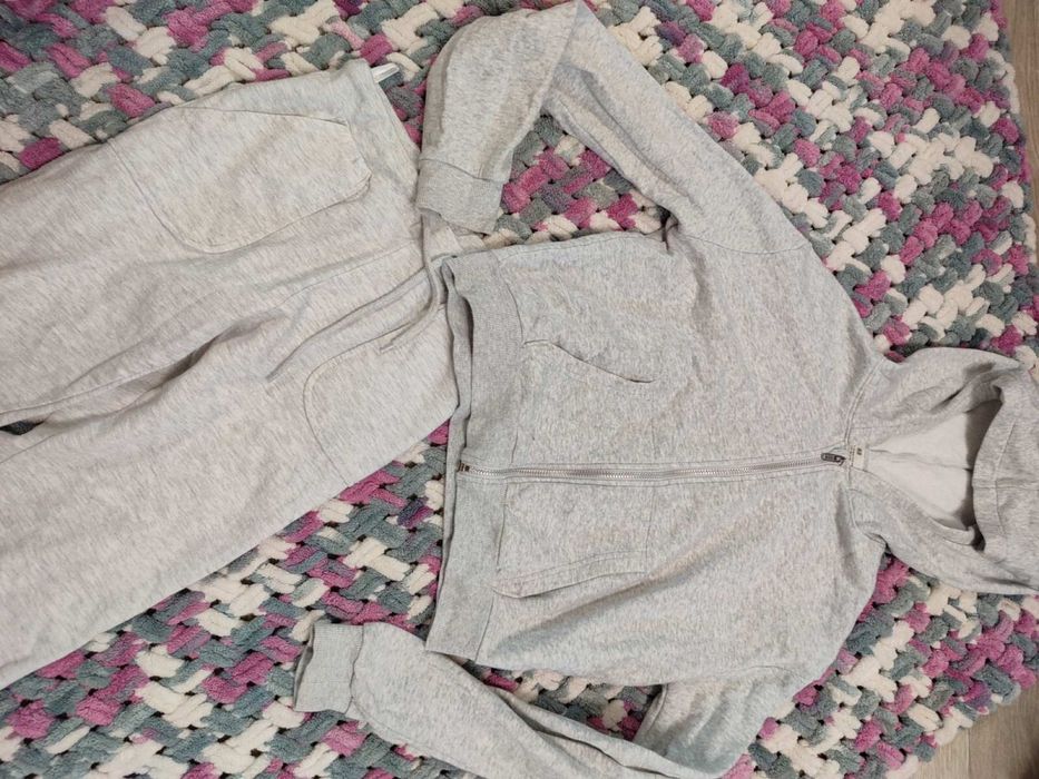 Спортивний костюм на дівчинку