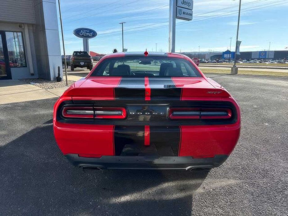 Dodge Challenger      2017