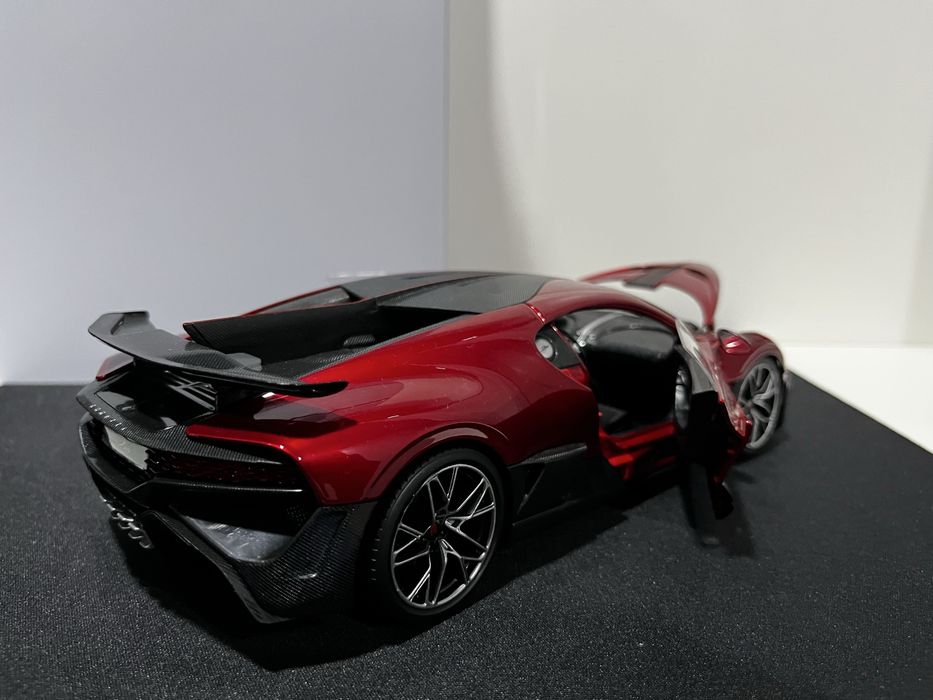 Bugatti Divo 1:18 (Descrição)