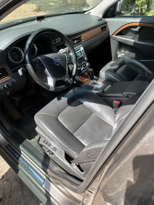 Volvo XC70 3.2 AWD z 2010 roku - LPG