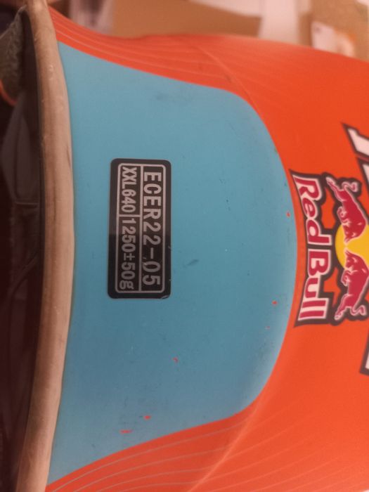 Capacete Kini RedBull compition