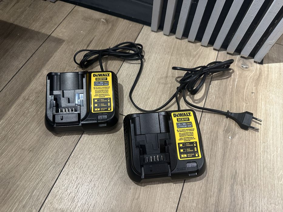 Зарядний пристрій Dewalt DCB1112, DCB1106 DCB112 DCB1104 новий