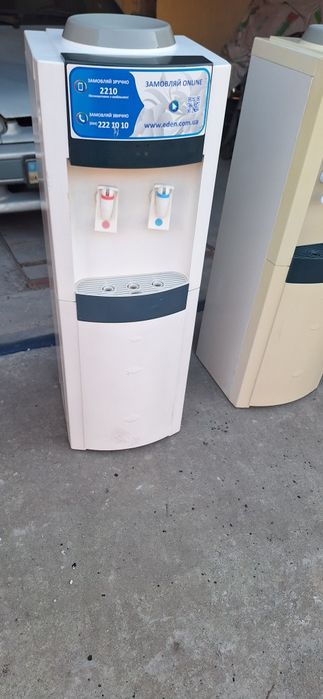 Кулір для води відмінний стан.