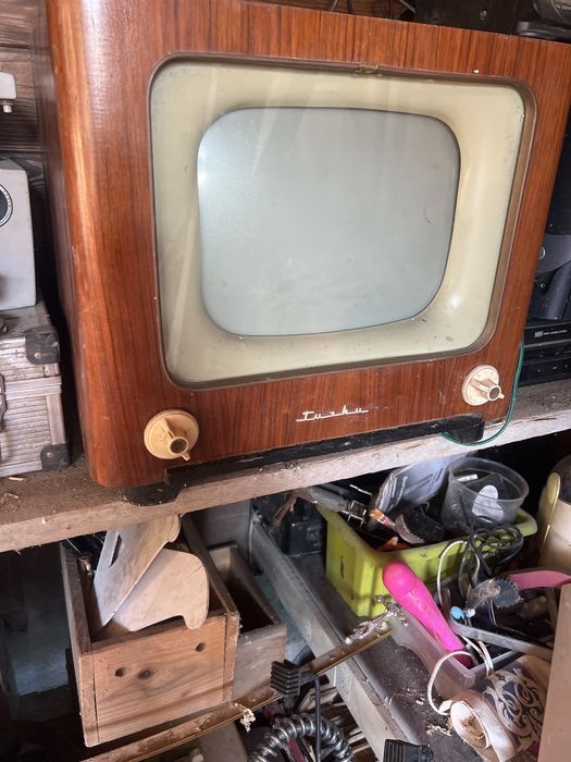 Stary telewizor turkus