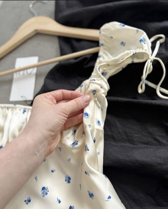 Квіткова сукня zara