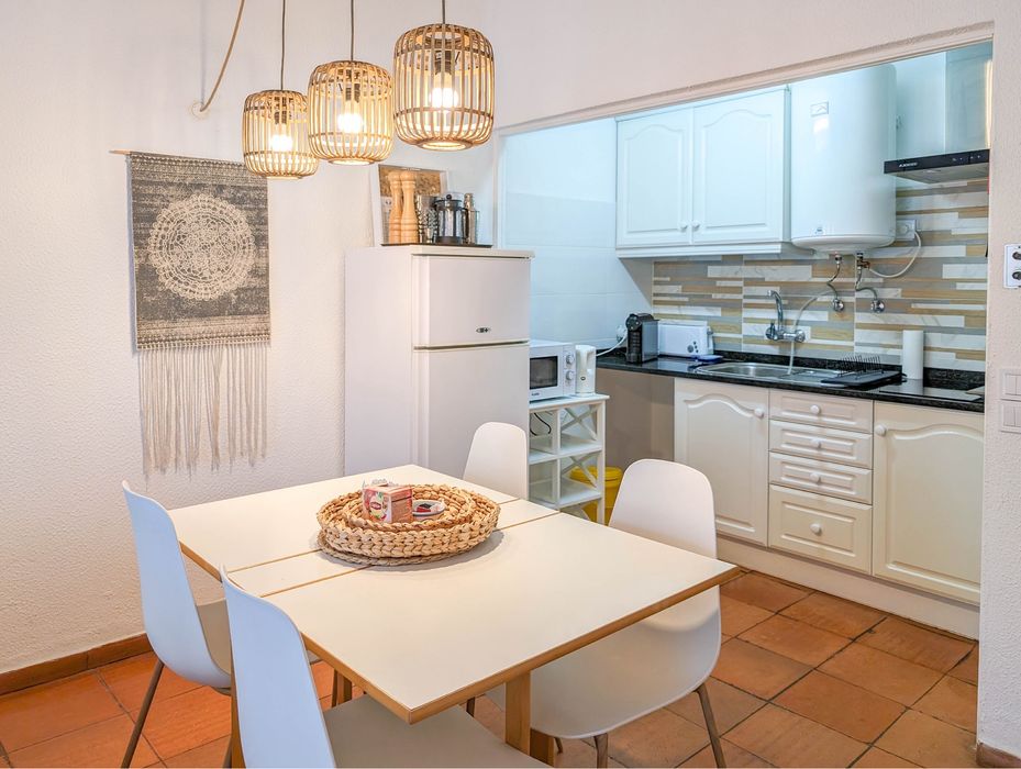 Apartamento T1 com A/C Piscina Varanda Vista Mar