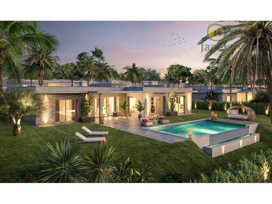 Luxuosa Residência T5 em Faro, frente à Ria Formosa