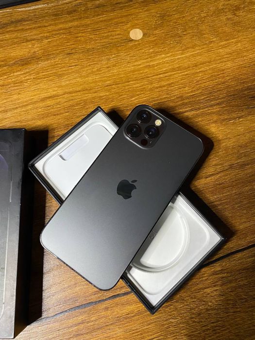 Телефон Apple  iphone 12 pro 256gb любой оператор