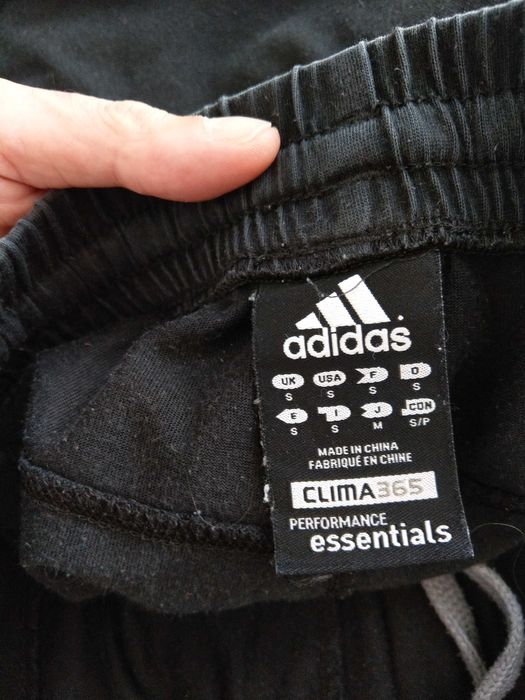 spodenki dresowe adidas  performance essential haft logo(unisex)