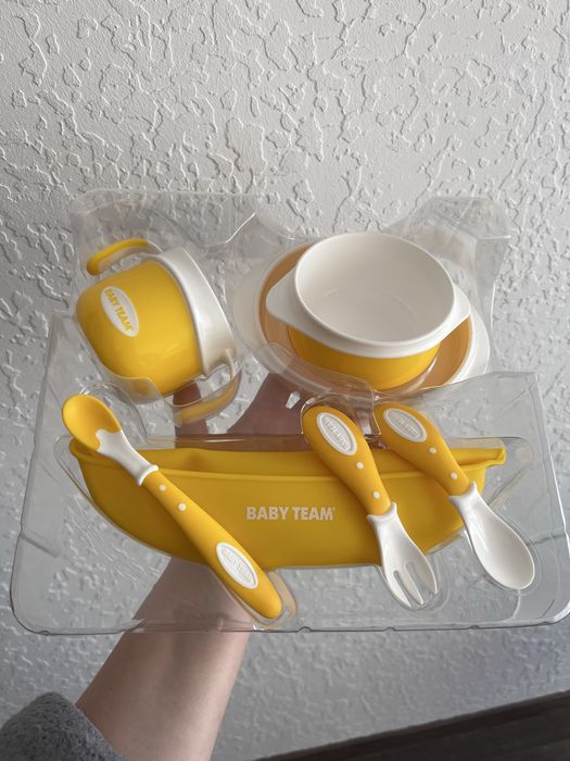 Набір дитячого посуду