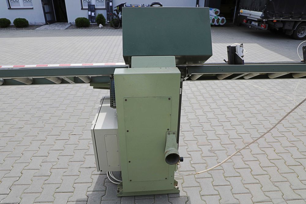Piła poprzeczna OMGA T720 ze stołami (1040)