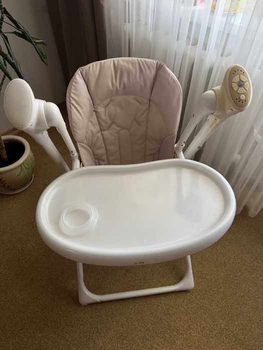 Стільчик-гойдалка CARRELLO Triumph