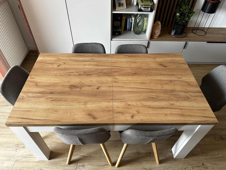 Zestaw mebli do jadalni - stół rozkładany z 6 krzesłami