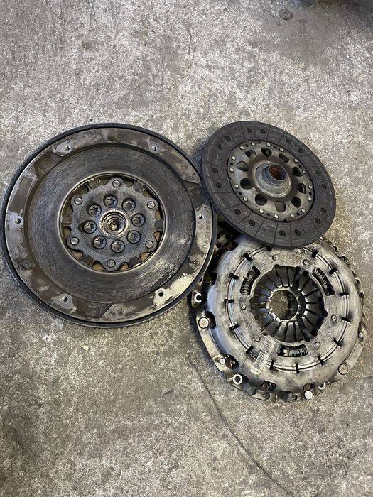 BMW E87 E90 koło dwumasowe dwumas sprzęgło 2.0d N47 116 KM 143 KM