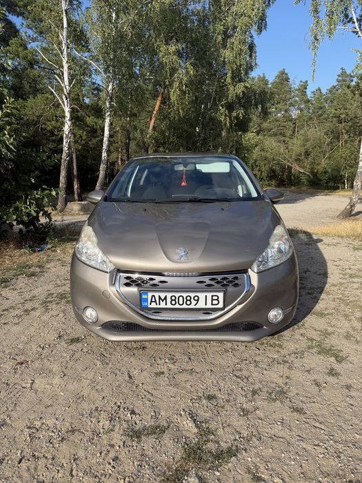 Продам Peugeot 208