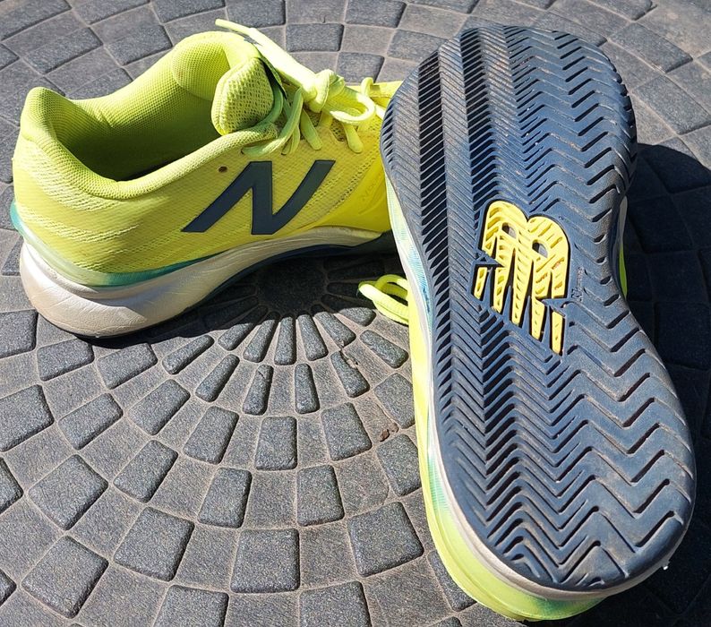кросівки New Balance