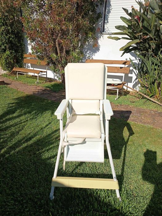 Cadeira de refeição de bebé