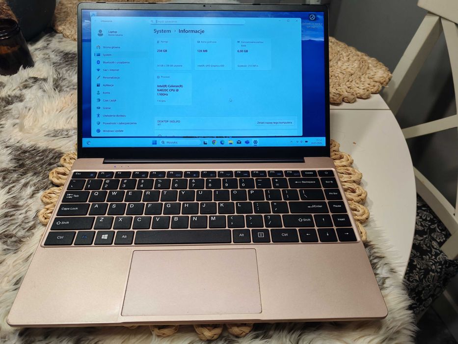 Laptop 14 cali 6/238GB SSD win11