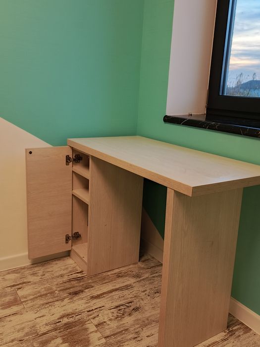 Стіл письмовий (комп'ютерний)