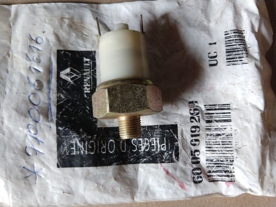 Czujnik ciśnienia oleju hydraulicznego Renault Claas Ares oryginał MF