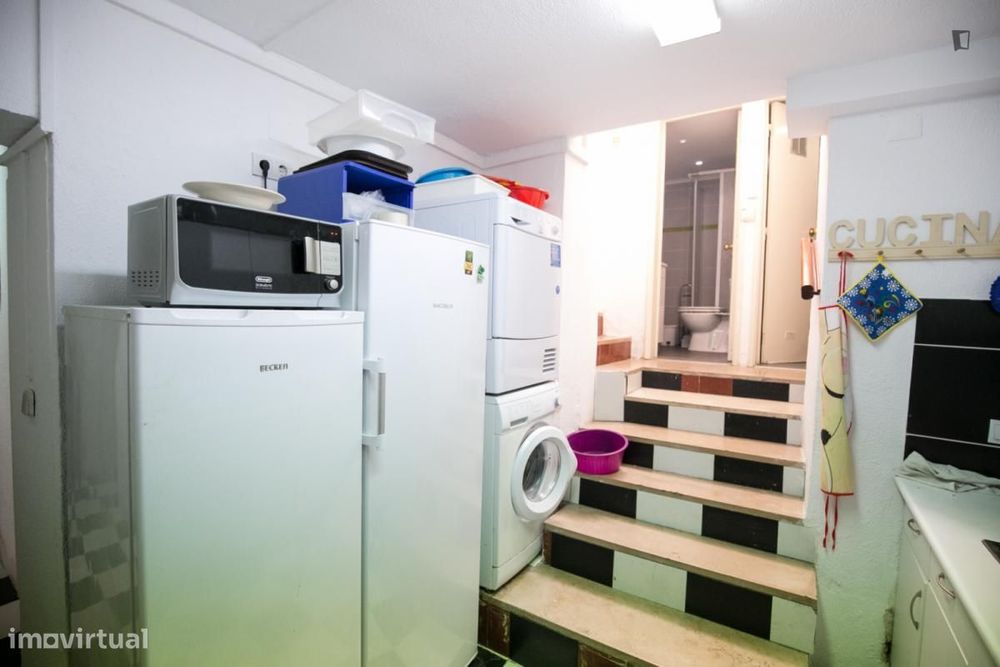 Quarto - localizado em Alameda Lisbon