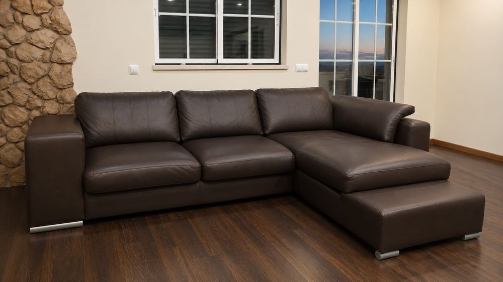Sofa com chaise long mais 2 bancos