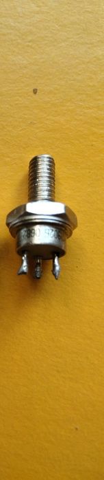 Транзистор КП902Б 1982 год