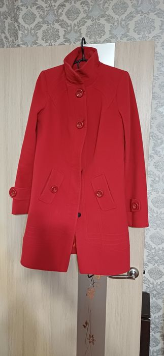 Пальто жіноче демісезонне