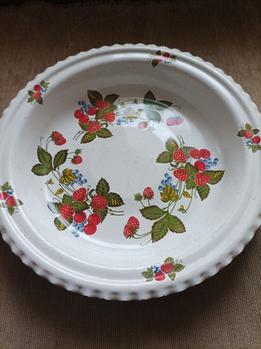 Глиняний та кришталевий посуд,