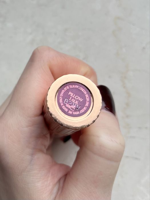 Charlotte Tilbury Matte Revolution Pillow Talk lipstick pomadka