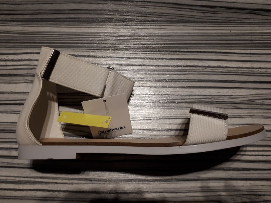 STRADIVARIUS sandały białe paski gumki rzepy 37 NOWE