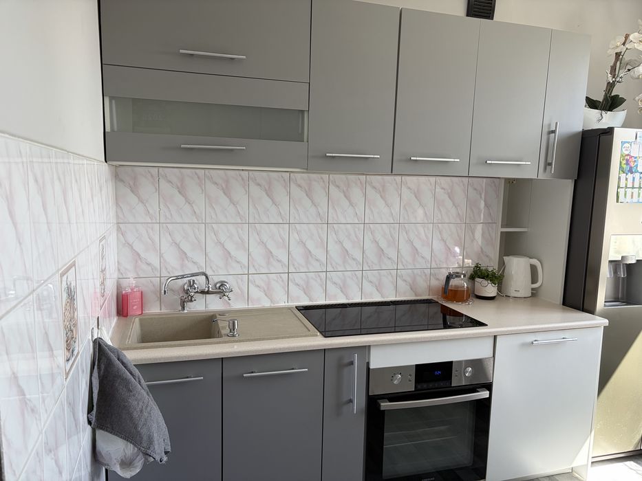 Kuchnia szara ze zlewem i  blatem 491,5m