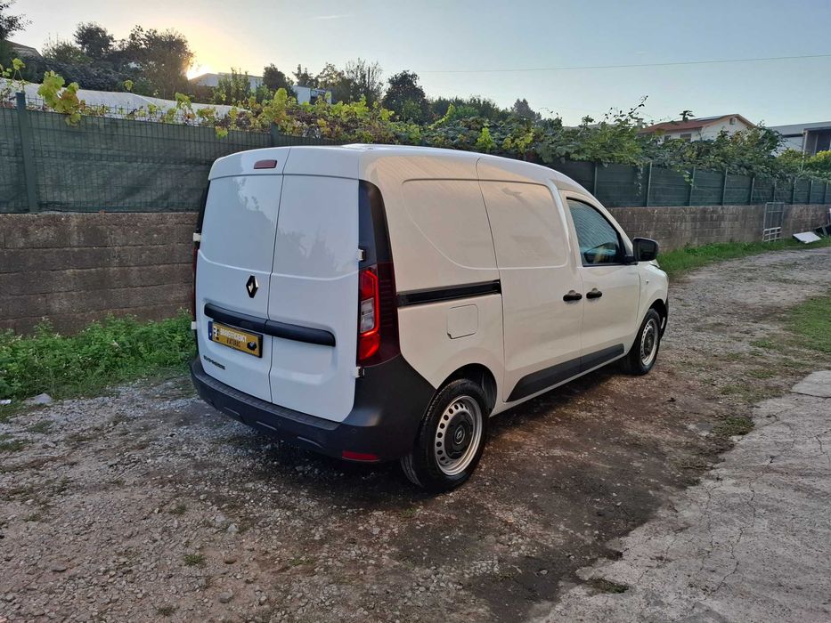 RENAULT EXPRESS 1.5 BLUE DCI ADVANCE (2 LUGARES) APENAS 39 MIL KMS NACIONAL DE 2023/12 (COM IVA DEDUTIVEL INCLUIDO)