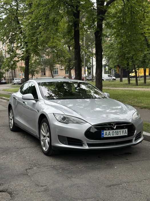 Tesla Model S  75 ( Тесла )
