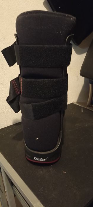 Bota ortopédica tamanho M