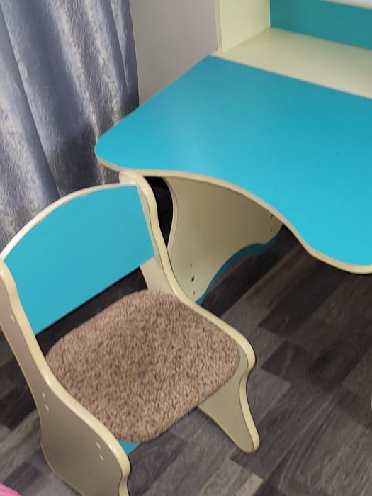 Продам парту з стулом
