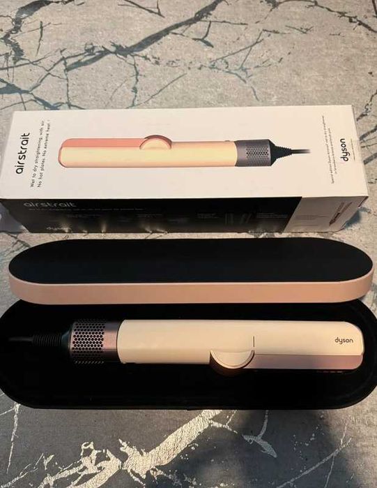 Zupełnie nowa prostownica do włosów AirStrait Prezent