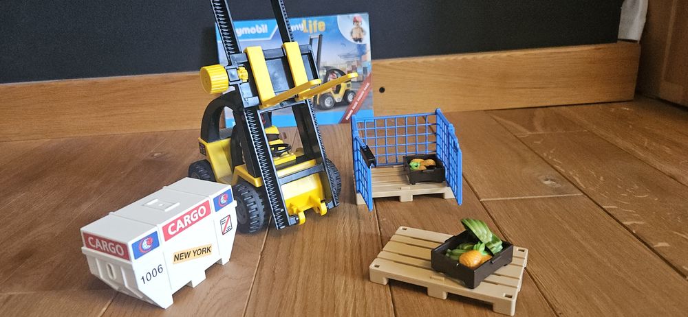 Playmobil 71528 Wózek widłowy z ładunkiem