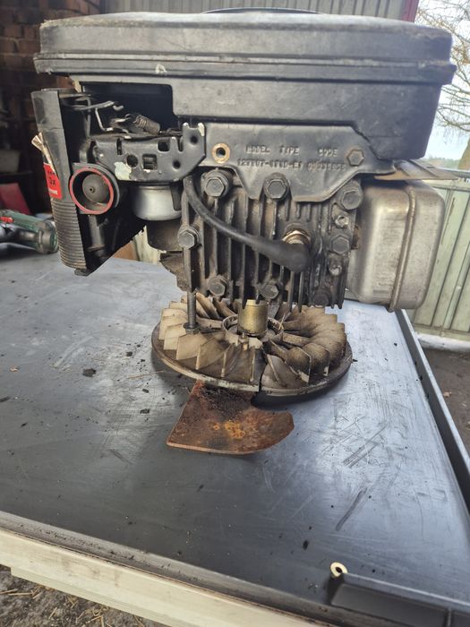 Silnik spalinowy części