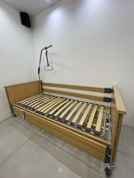 Łóżko rehabilitacyjne BURMEIER drewniane elektryczne