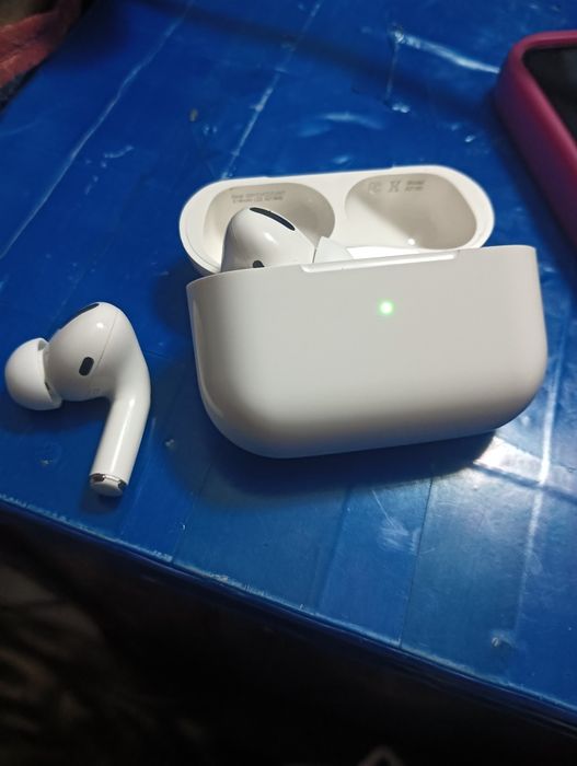 Vendo AirPods, auriculares sem fio novo, não é original