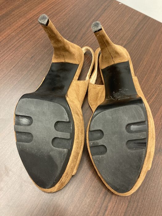 Wysokie sandałki na szpilce 39