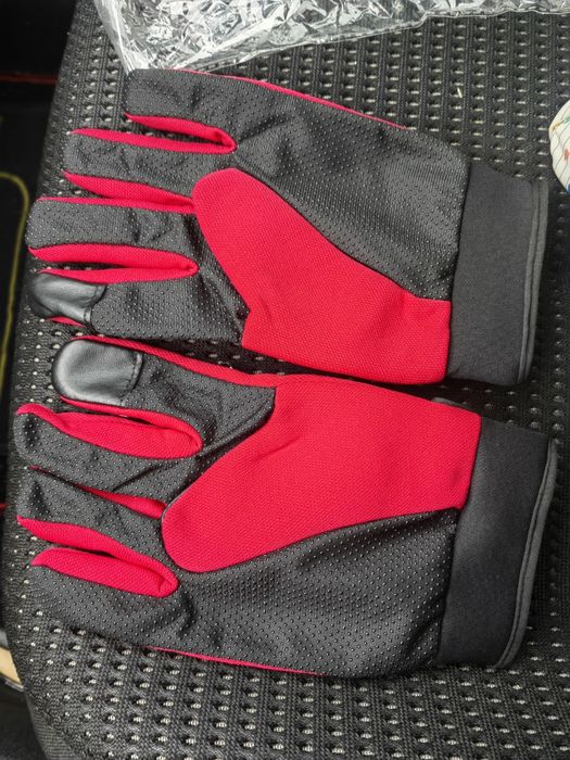 Luvas de mota vermelhas
