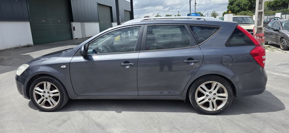 Kia ceed 1.6 gasóleo-Leia a descrição