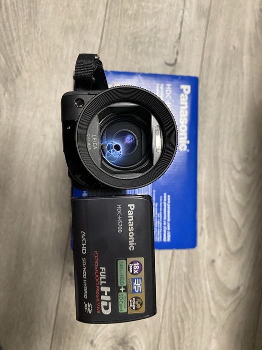 Panasonic HDC-HS700
