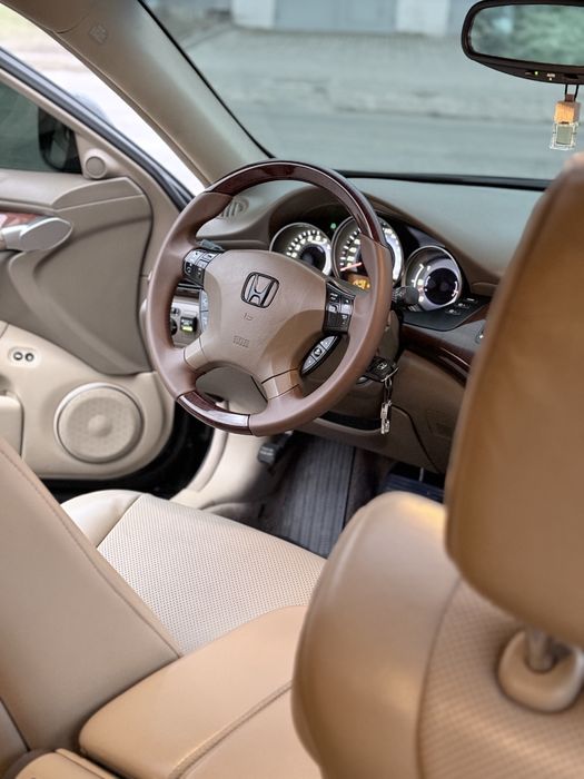 Продам Honda Legend