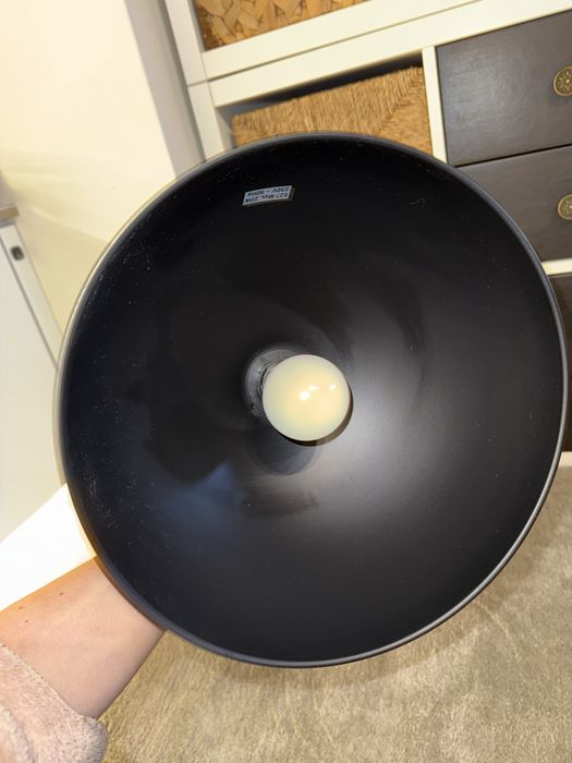 Candeeiro de tecto preto como novo