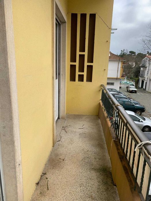 Apartamento T3 + 2, renovado recentemente, com box e arrecadação