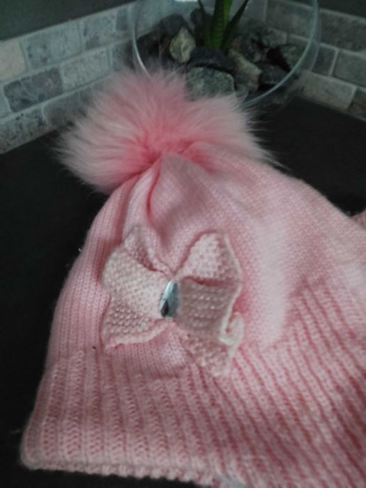 Oddam czapki dla dziewczynki