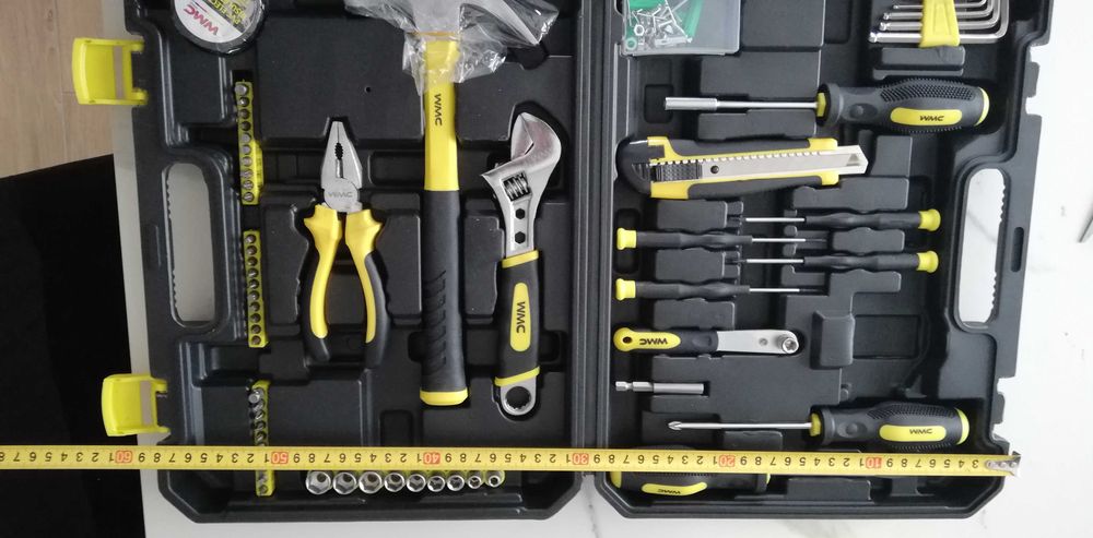 Narzędzia zestaw bity śrubokręty klucze wkrętaki kombinerki komplet